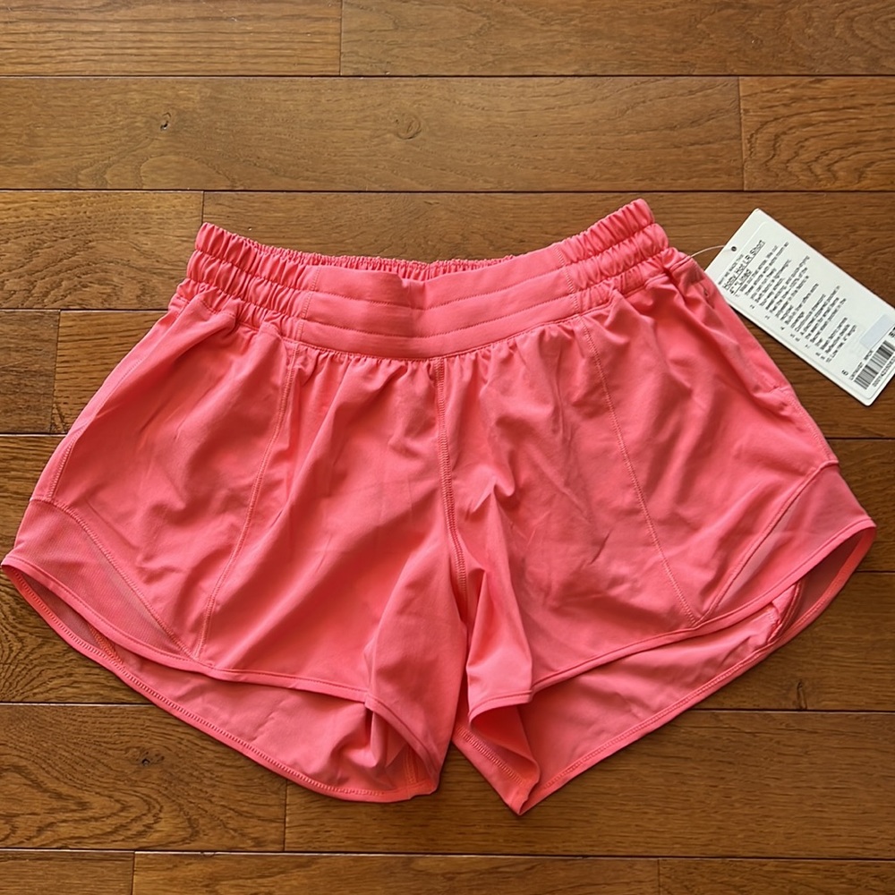🔥LULULEMON HOTTY HOT SHORT 4”-RASPBERRY CREAM-4/6/8/10🔥 - Picture 2 of 11